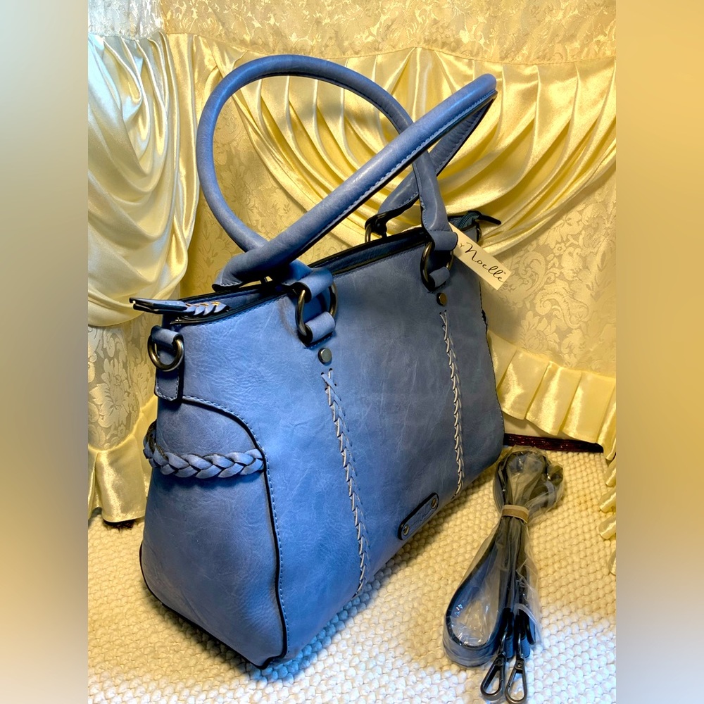 Elegant Blue Crossbody Bag
